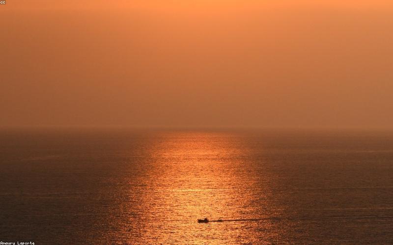 طائرة في مطار كايلوا كونا